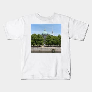 Berlin Cathedral and River Spree, Berlin-Mitte, Berlin, Germany Kids T-Shirt